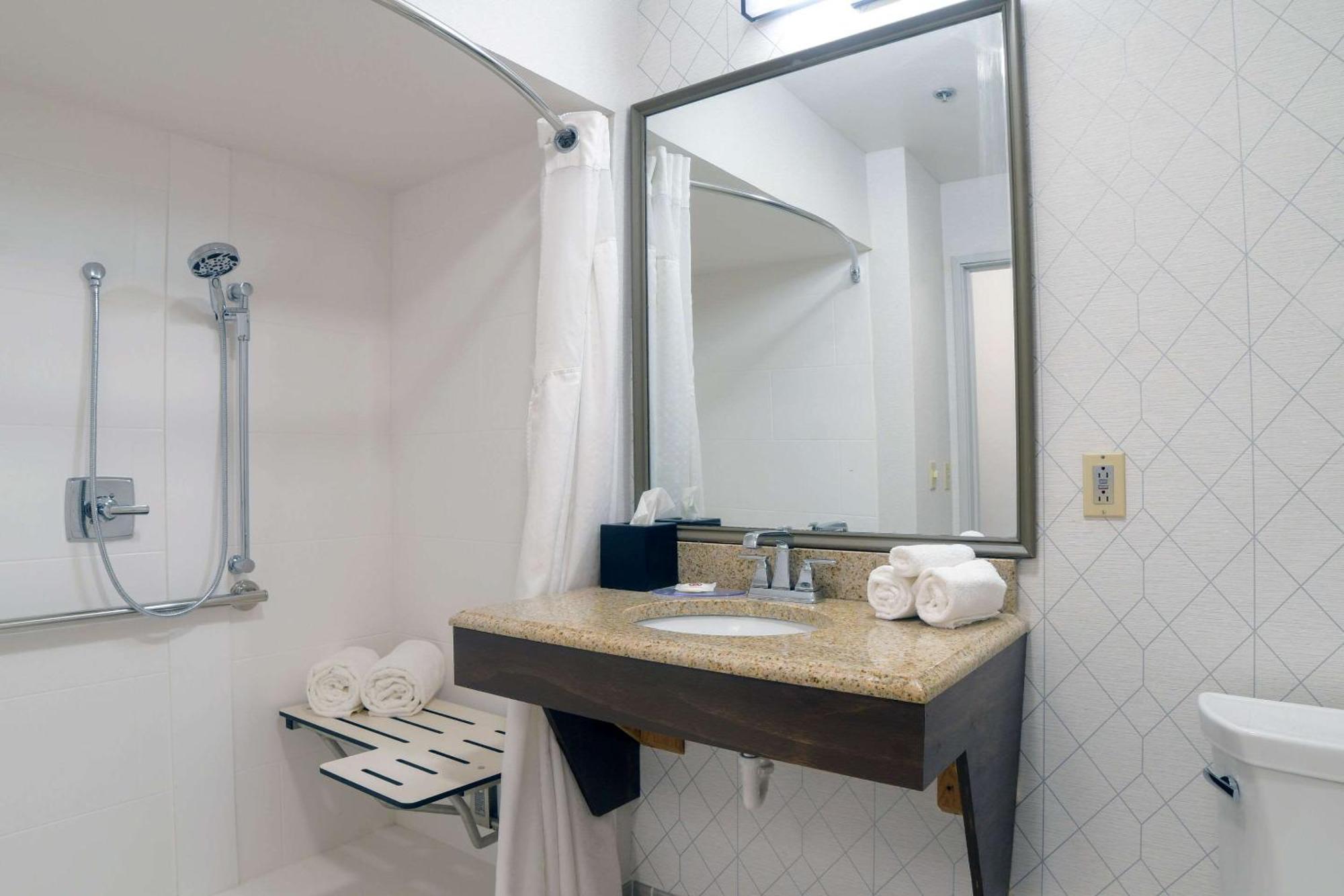 Comfort Inn & Suites Nw Milwaukee Germantown Eksteriør billede
