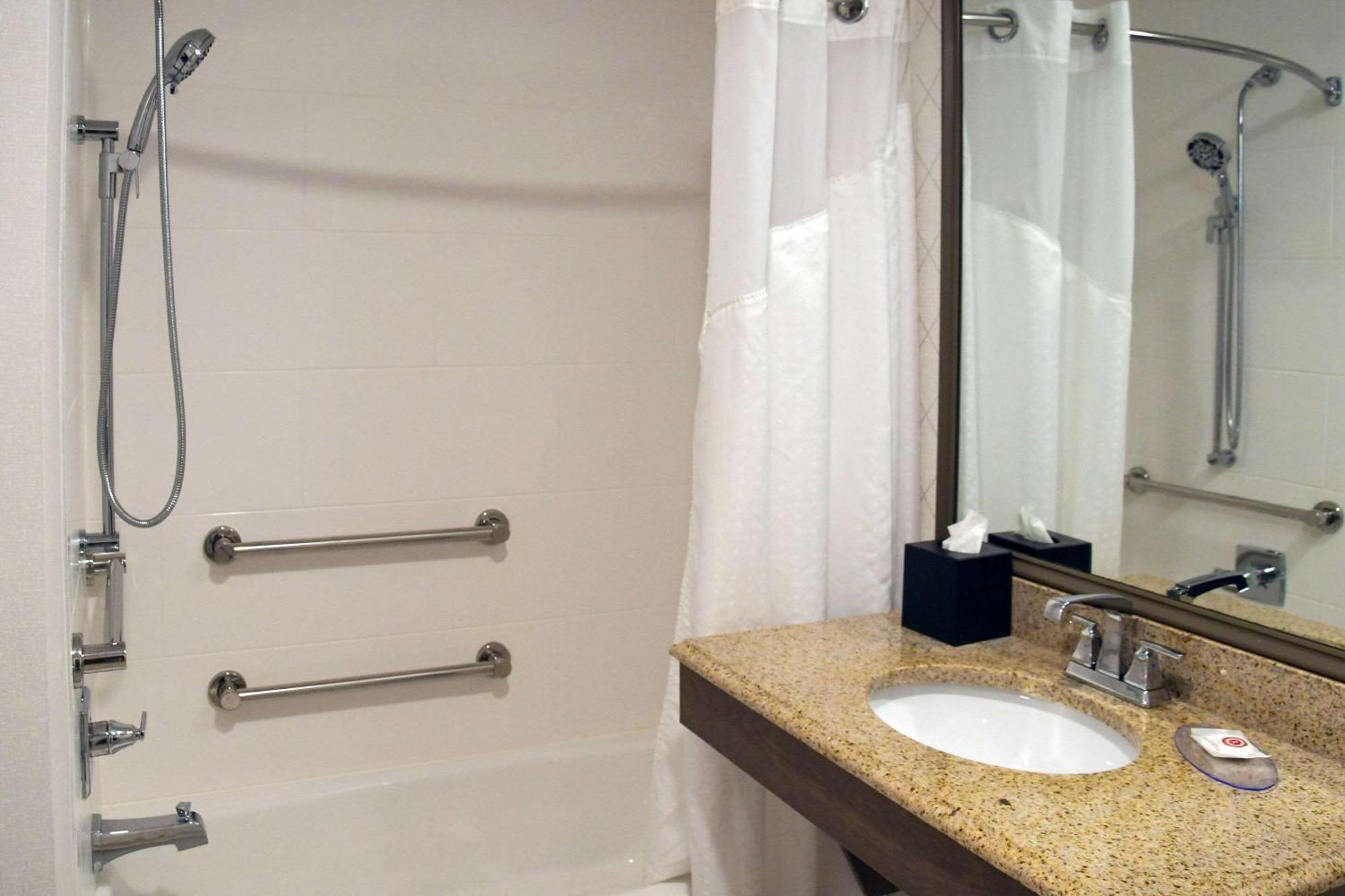 Comfort Inn & Suites Nw Milwaukee Germantown Eksteriør billede